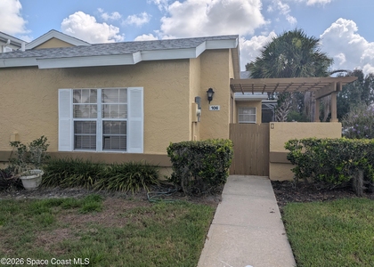 1490 Malibu Circle Ne - Photo 1