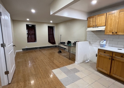 445 East 139 Street - Photo 1