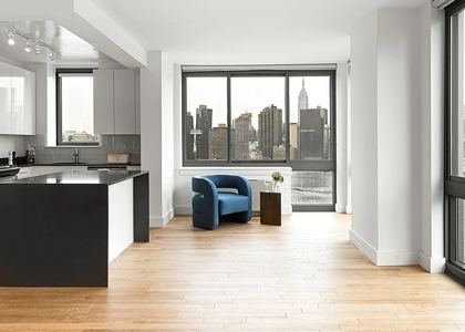 47-20 Center Boulevard - Photo 1
