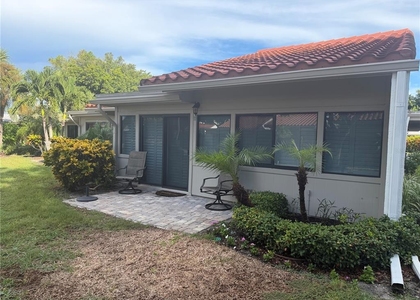 500 Park Boulevard S - Photo 1