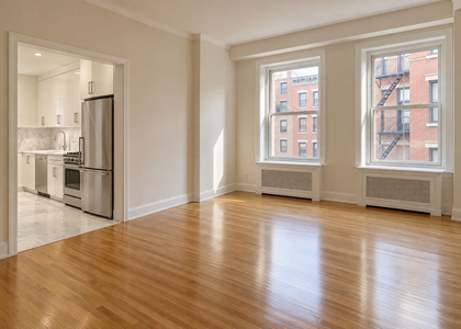 525 West 28th Street - Photo 1