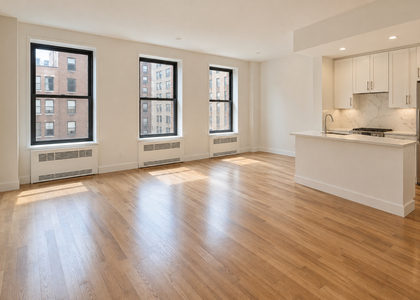 555 10th Avenue - Photo 1