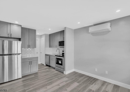 1300 Fulton St - Photo 1