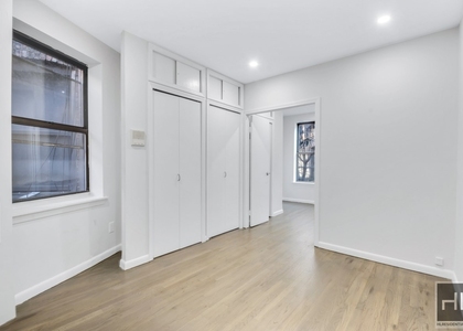 West 49 Street - Photo 1