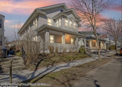 907 Bergh Street - Photo 1