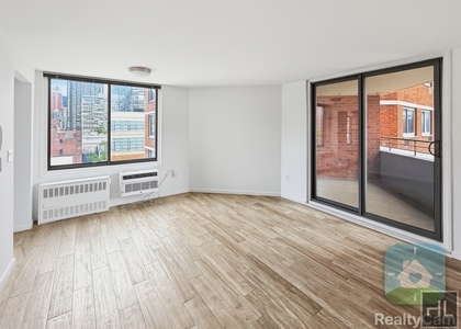 2 Avenue - Photo 1