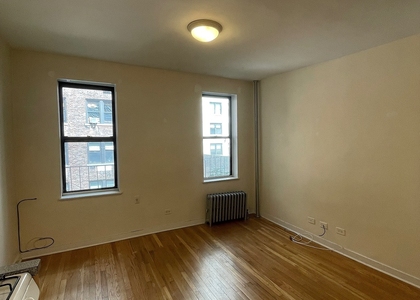 East 89 Street - Photo 1