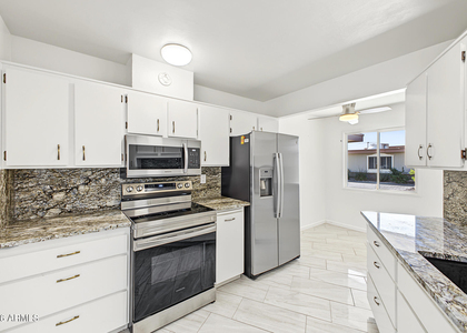 16871 N 103rd Avenue - Photo 1