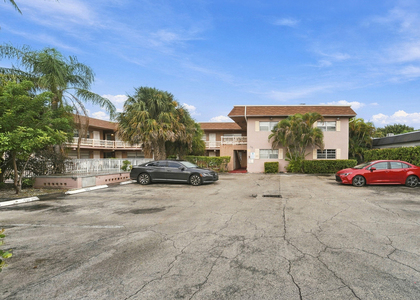 241 Se 9th Avenue - Photo 1