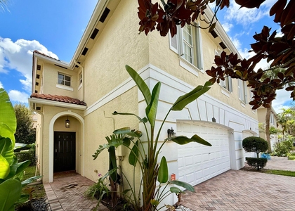 9138 Villa Palma Lane - Photo 1