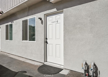 5842 Lexington Avenue - Photo 1