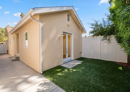 4615 1/2 Saloma Avenue - Photo 1