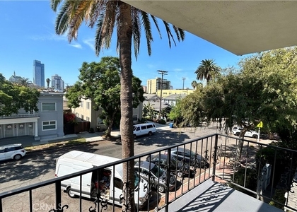 737 E 5th - Photo 1