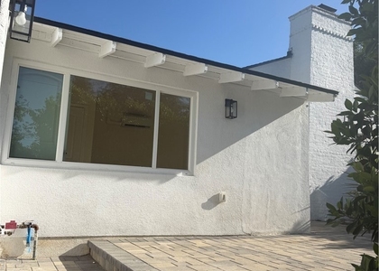 1431 Montgomery - Photo 1
