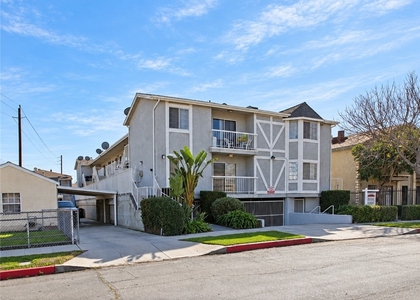 262 W Valencia - Photo 1