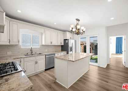 426 S La Peer Drive - Photo 1