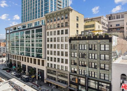 424 S Broadway - Photo 1