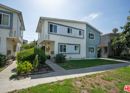 256 S Doheny Drive - Photo 1