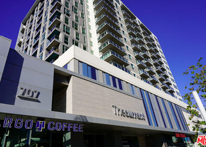 707 E Ocean Boulevard - Photo 1