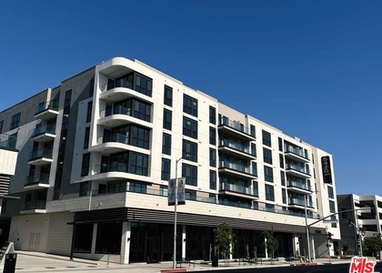 5420 W Sunset Boulevard - Photo 1