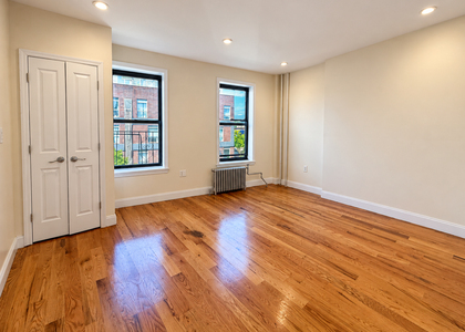 32 Rogers Avenue - Photo 1
