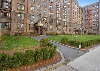 250 Martine Avenue - Photo 1