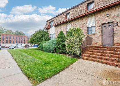 1203 N Oaks Boulevard - Photo 1
