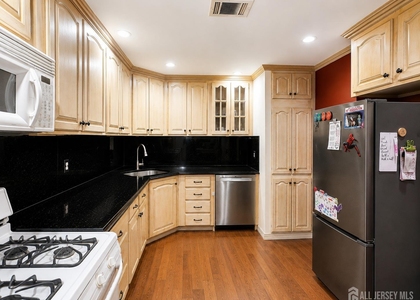 190 College Drive - Photo 1