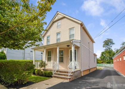 81 Woodbridge Avenue - Photo 1