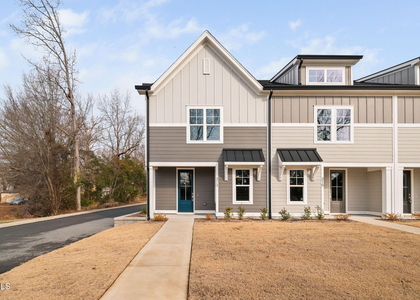 313 E 4th Street - Photo 1