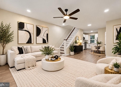 542 E Herman Street - Photo 1
