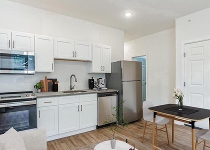 405 S 42nd Street - Photo 1