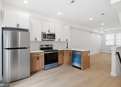 1019 W Orleans Street - Photo 1