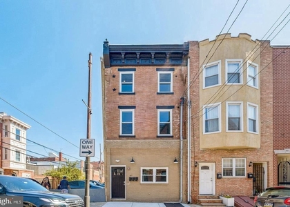 617 8th Street S - Photo 1