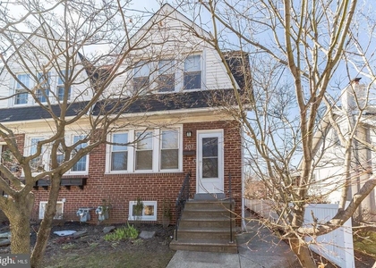 207 W 11th Avenue - Photo 1