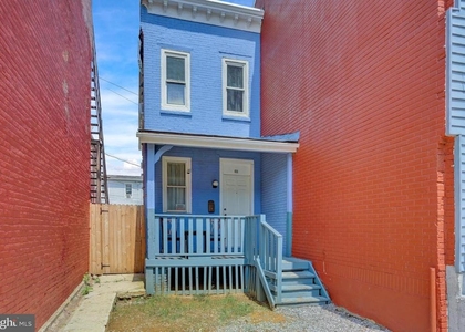 833 Green Street - Photo 1