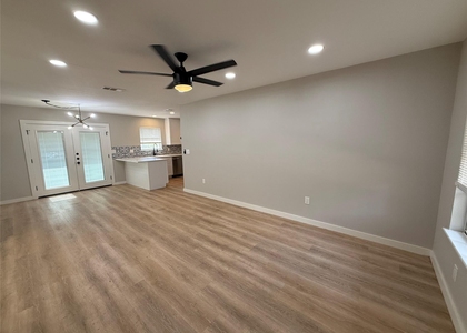 207 Schirra Pl - Photo 1