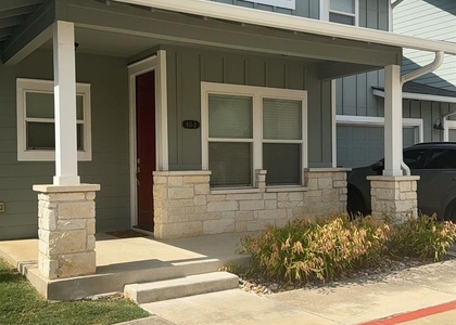 615 Spring St - Photo 1