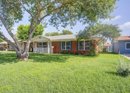 167 Hatcher Ave - Photo 1