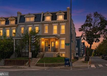 141 V Street Ne - Photo 1