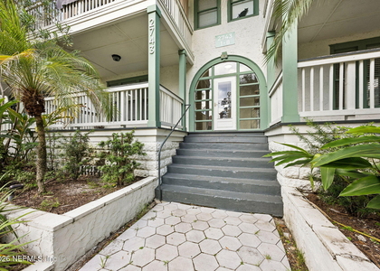 2743 Vernon Terrace - Photo 1