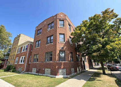 2722 W Rosemont Avenue - Photo 1