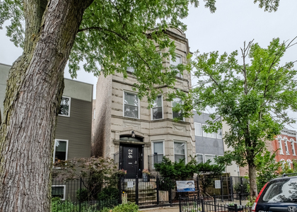 912 N Richmond Street - Photo 1