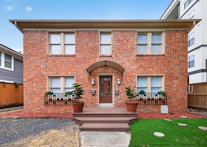 1927 Hawthorne Street - Photo 1