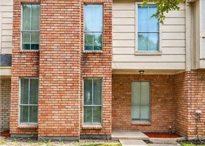1548 East Avenue - Photo 1