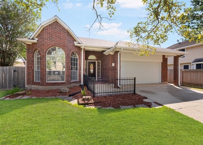 807 Presley Way - Photo 1