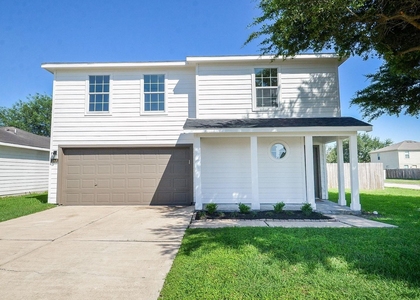3906 Hollow Cove Lane - Photo 1