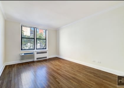 West 16 Street - Photo 1