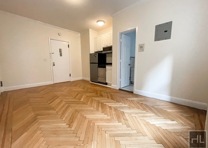 West 13 Street - Photo 1
