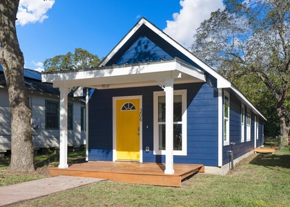 306 Foster Street - Photo 1
